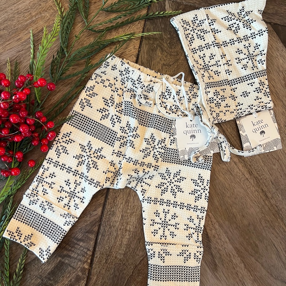 Kate Quinn Nordic Snowflake jogger/bonnet set NWT